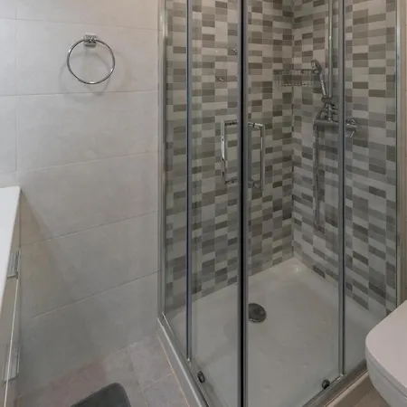 Apartment Stylish 1br In The Heart Of Town